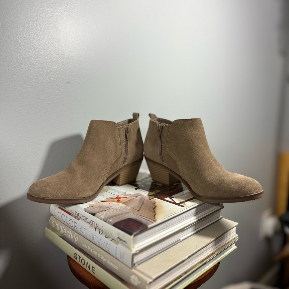 Sonoma Size 9 Women's Tan Suede Ankle Boots - Picture 9 of 15